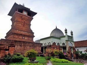 Masjid Terdekat, Masjid Menara Kudus