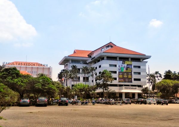 Kuliah? Coba Pilih Salah Satu Dari 5 Kampus Terbaik Di Surabaya Ini!