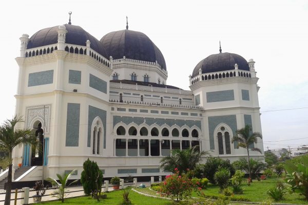 Masjid Raya Al Mashun, masjid terkenal di Kota Medan