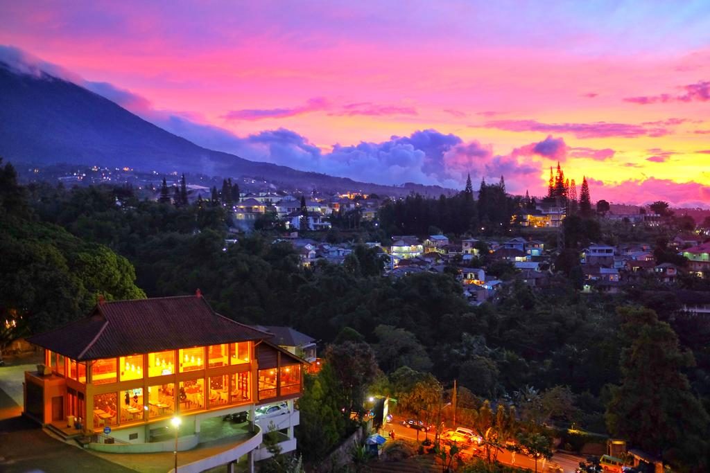 Hotel di Puncak Bogor, The Grand Hill Resort-Hotel